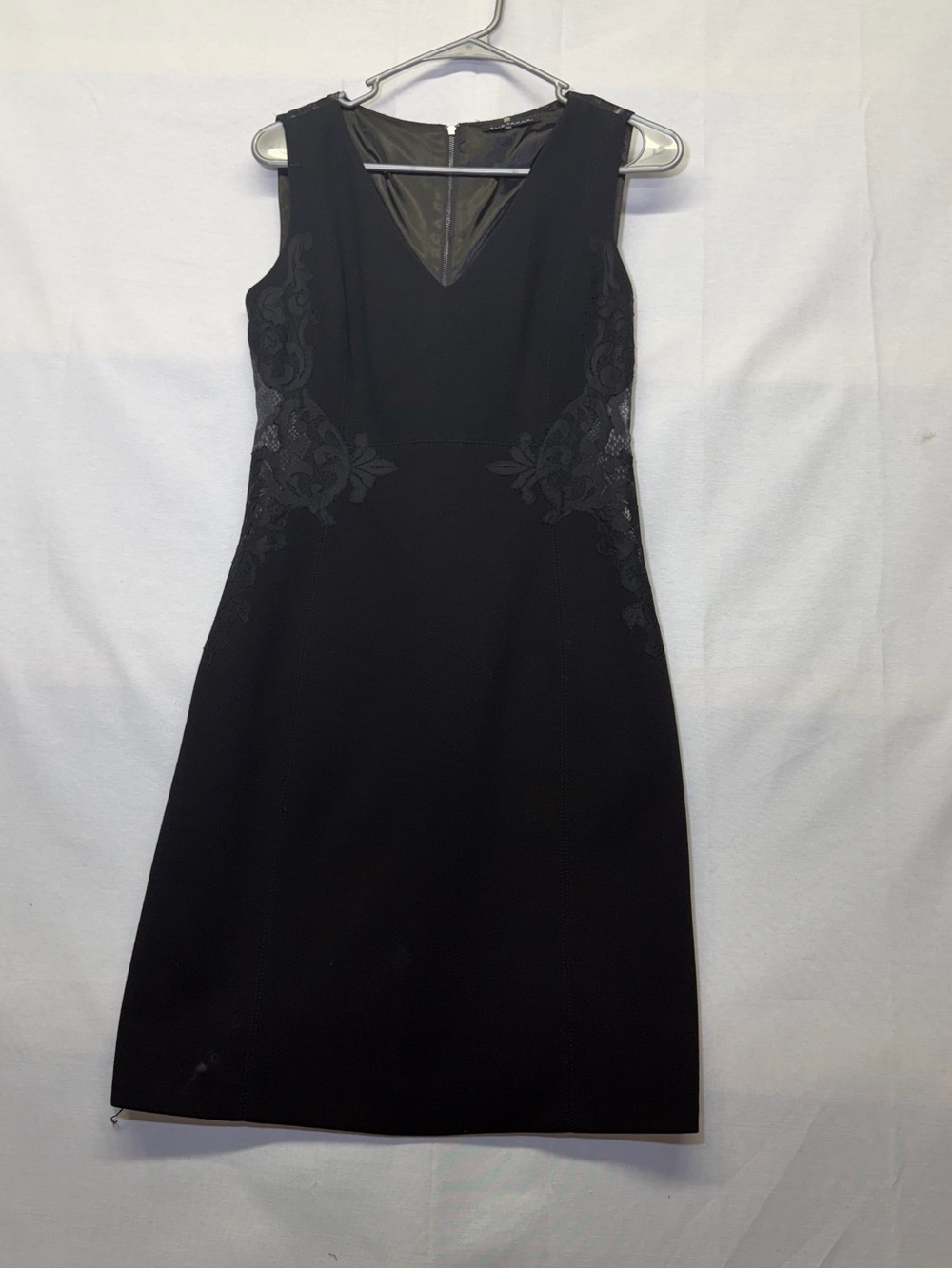 Elie Tahari Size 2 Elegant Black snake print back lace Sleeveless Sheath Dress